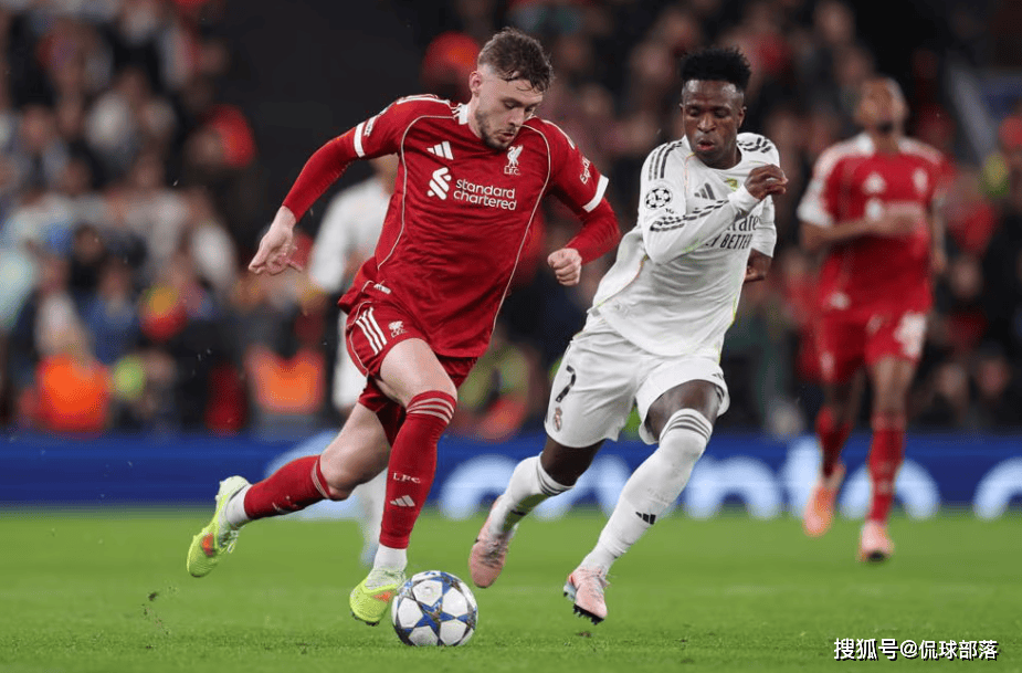 随着拜仁2-1巴黎，利物浦1-0皇马，欧冠最新积分榜：阿森纳升第二