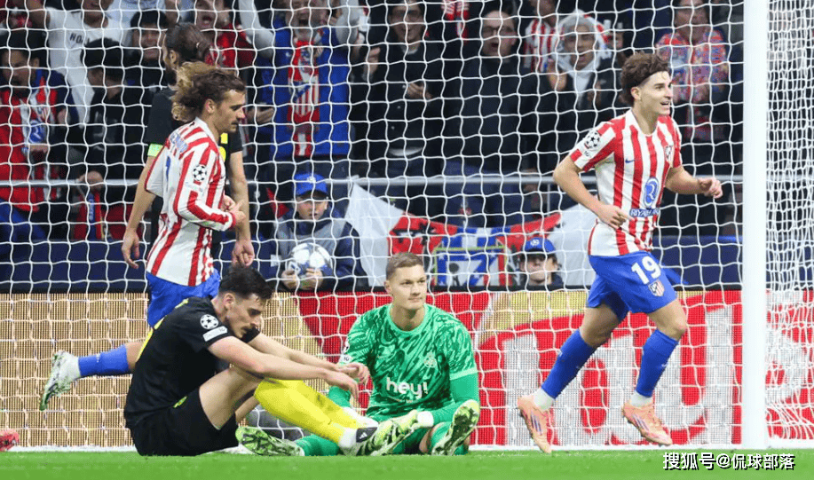 随着拜仁2-1巴黎，利物浦1-0皇马，欧冠最新积分榜：阿森纳升第二