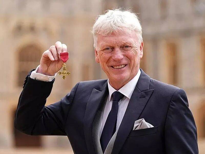 央视直播英超，阿森纳全面占优，切尔西热刺分心欧冠