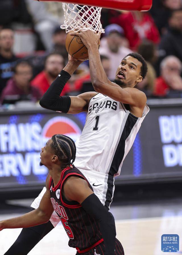 NBA常规赛丨马刺(cì)胜公牛