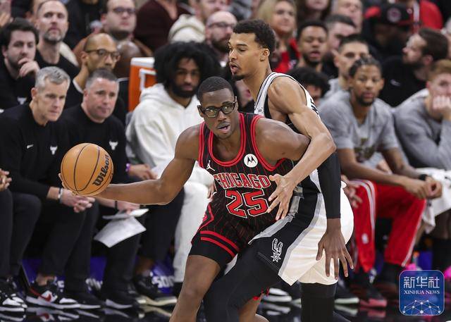 NBA常规赛丨马刺胜公牛