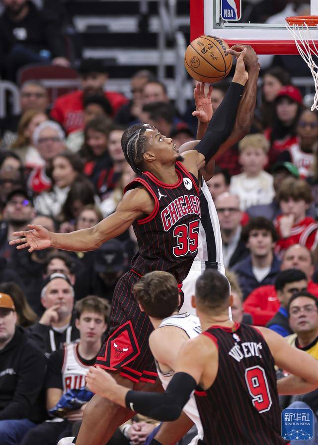 NBA常规赛丨马刺胜公牛