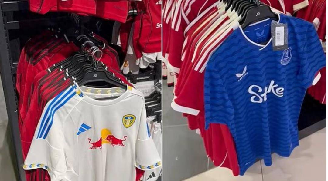 英超球衣“暗战”！曼聯(lián)与利物浦球衣遭(zāo)宿敌球迷(mí)“恶搞”