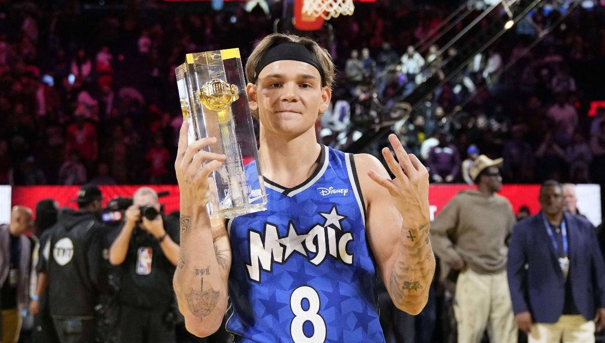 草根逆袭！NBA三届扣篮王签约步行者