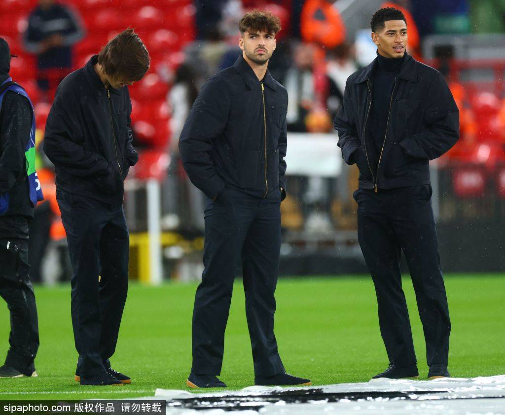 英超(chāo)翻车之夜：利物(wù)浦0-3惨败，曼城遭遇(yù)争議(yì)判罚！