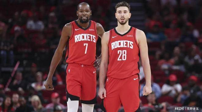 NBA精彩瞬间：哈登闪电9分，火箭上限引关注