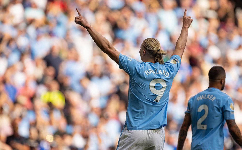 曼城與(yǔ)英超就财政違(wéi)规达成(chéng)和解，蓝月解除限制