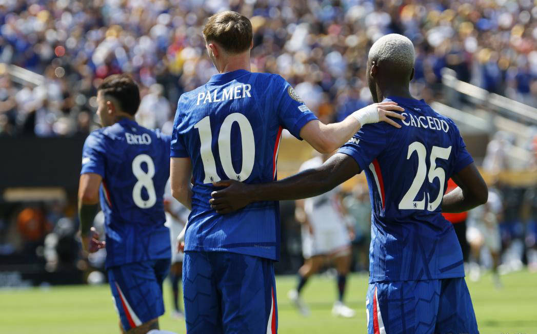 英超新闻速递：曼城新援斩获MVP，曼联仍依赖布鲁诺创造机会