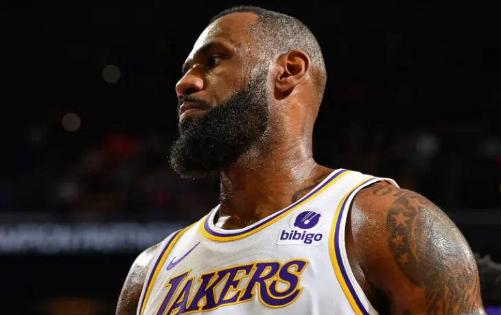 4位有资格成(chéng)为詹姆斯名(míng)人堂引薦(jiàn)人的NBA傳(chuán)奇