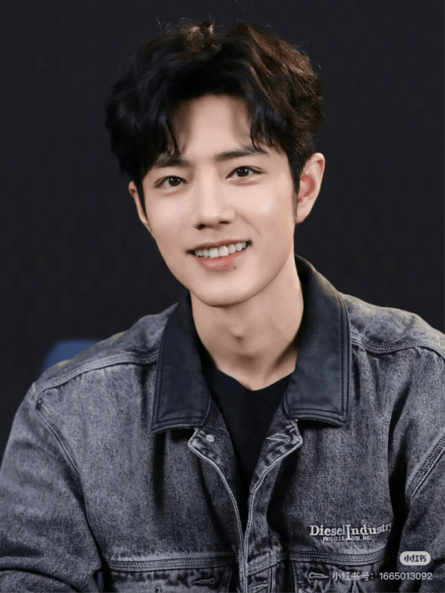 著(zhe)名爱情(qíng)作家M.J.Lee顶流肖战高(gāo)调官宣戀(liàn)情(qíng)，戀(liàn)情(qíng)小说版将全球英文版发佈(bù)