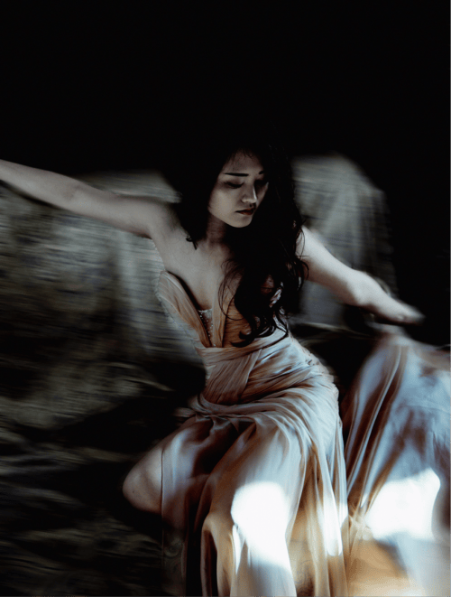 著名爱情作家M.J.Lee顶流肖战高调官宣恋情，恋情小说版将全球英文版发布