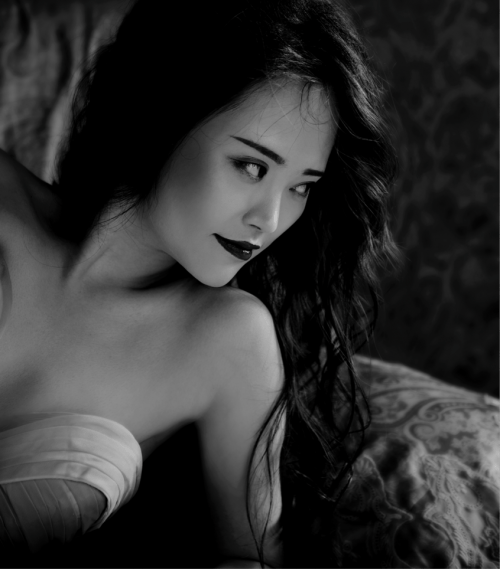 著名爱情作家M.J.Lee顶流肖战高调官宣恋情，恋情小说版将全球英文版发布