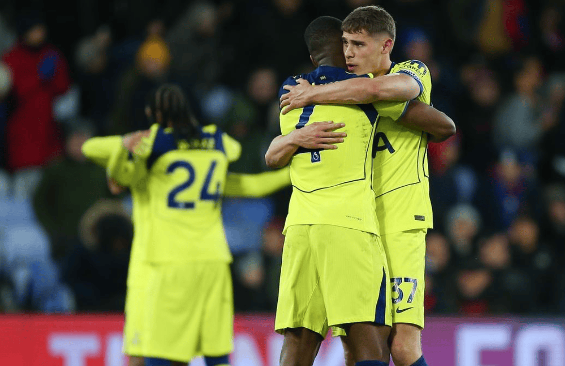 英超劲旅征(zhēng)服(fú)客场，成功复仇，追(zhuī)赶曼(màn)联，被(bèi)利物浦甩(shuǎi)开7分