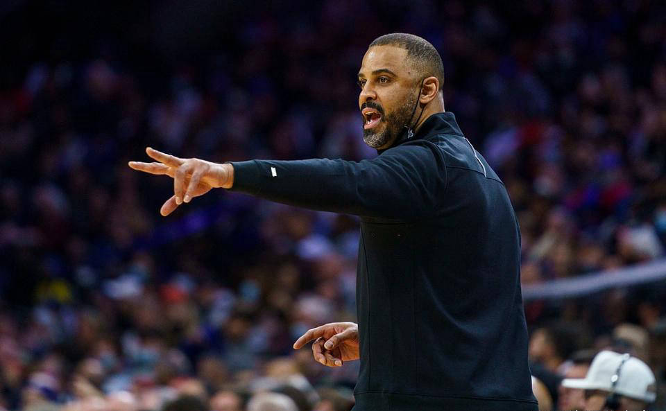 NBA教练薪资排行榜公布！泰伦卢年薪破亿元，是湖人教练雷迪克的两倍多