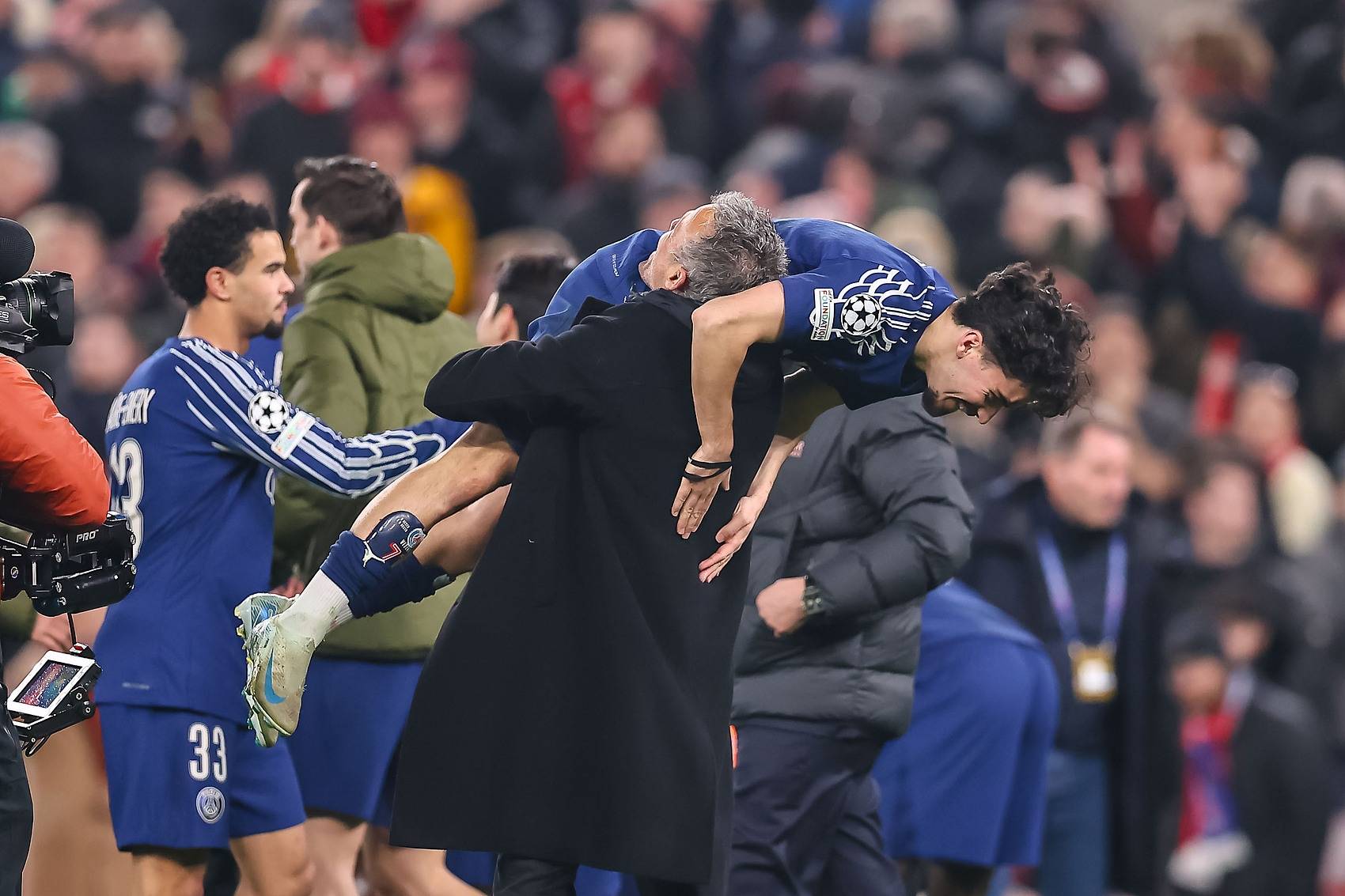 欧冠(guān)決(jué)赛：恩里尅(kè)妙(miào)语铸就巴黎圣日(rì)耳曼傳(chuán)奇，维蒂尼亚见证集体煇(huī)煌