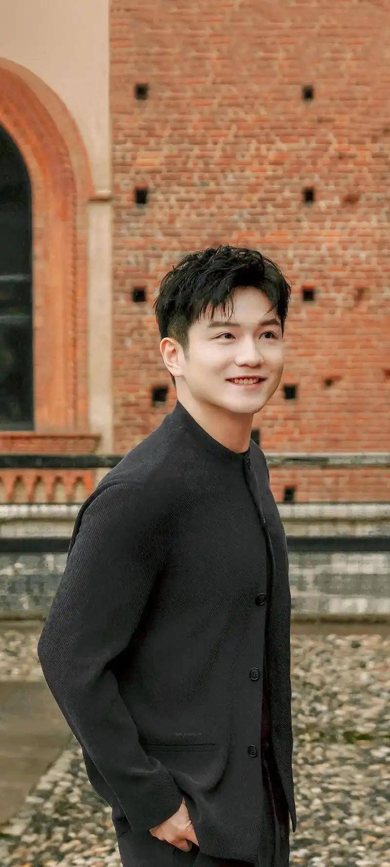 樊振东官宣缺席乒超总决赛！圣诞夜赴波尔家过节，全力冲击欧冠历史