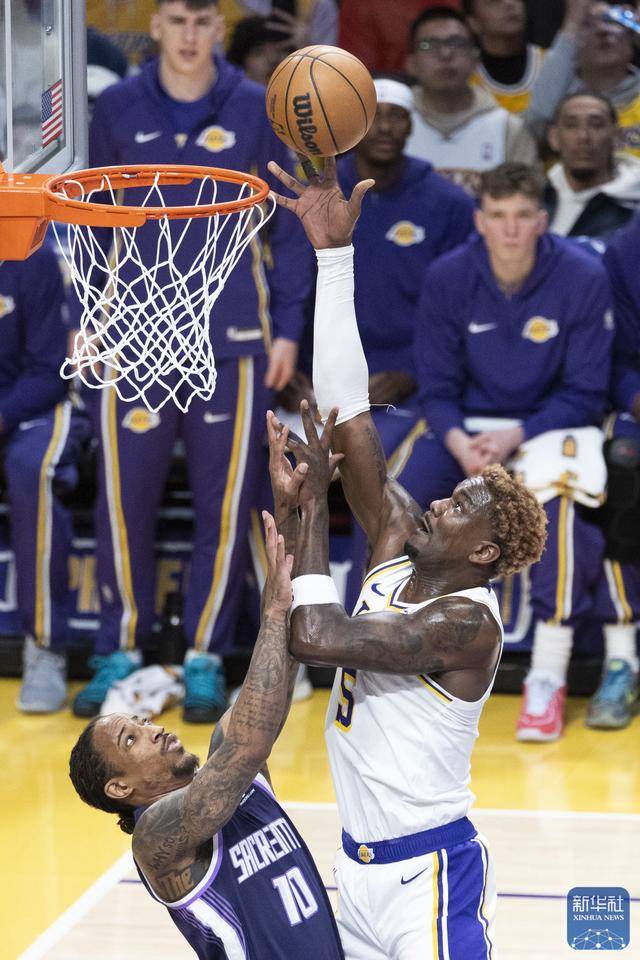 篮球丨NBA常规赛：湖人胜国王