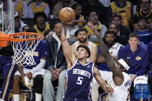 篮球丨NBA常规赛：湖人胜国王