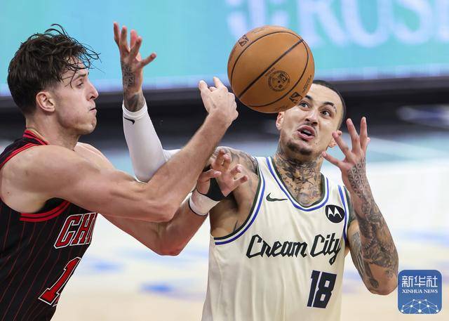 NBA常规赛：雄鹿胜公牛