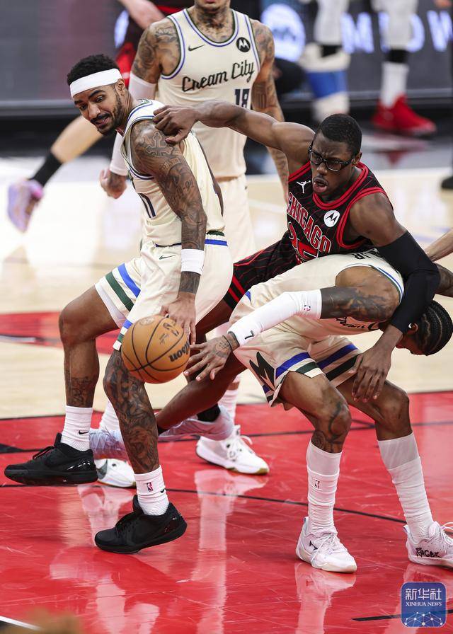 NBA常规赛：雄鹿胜公牛