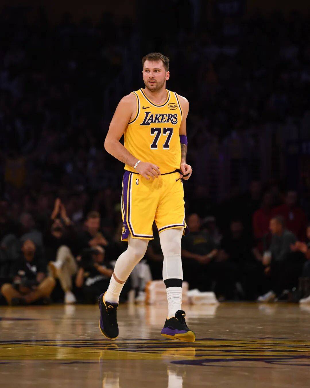 新闻越短湖人越惨！场均46分的东契奇也打不了了！湖人要完了？