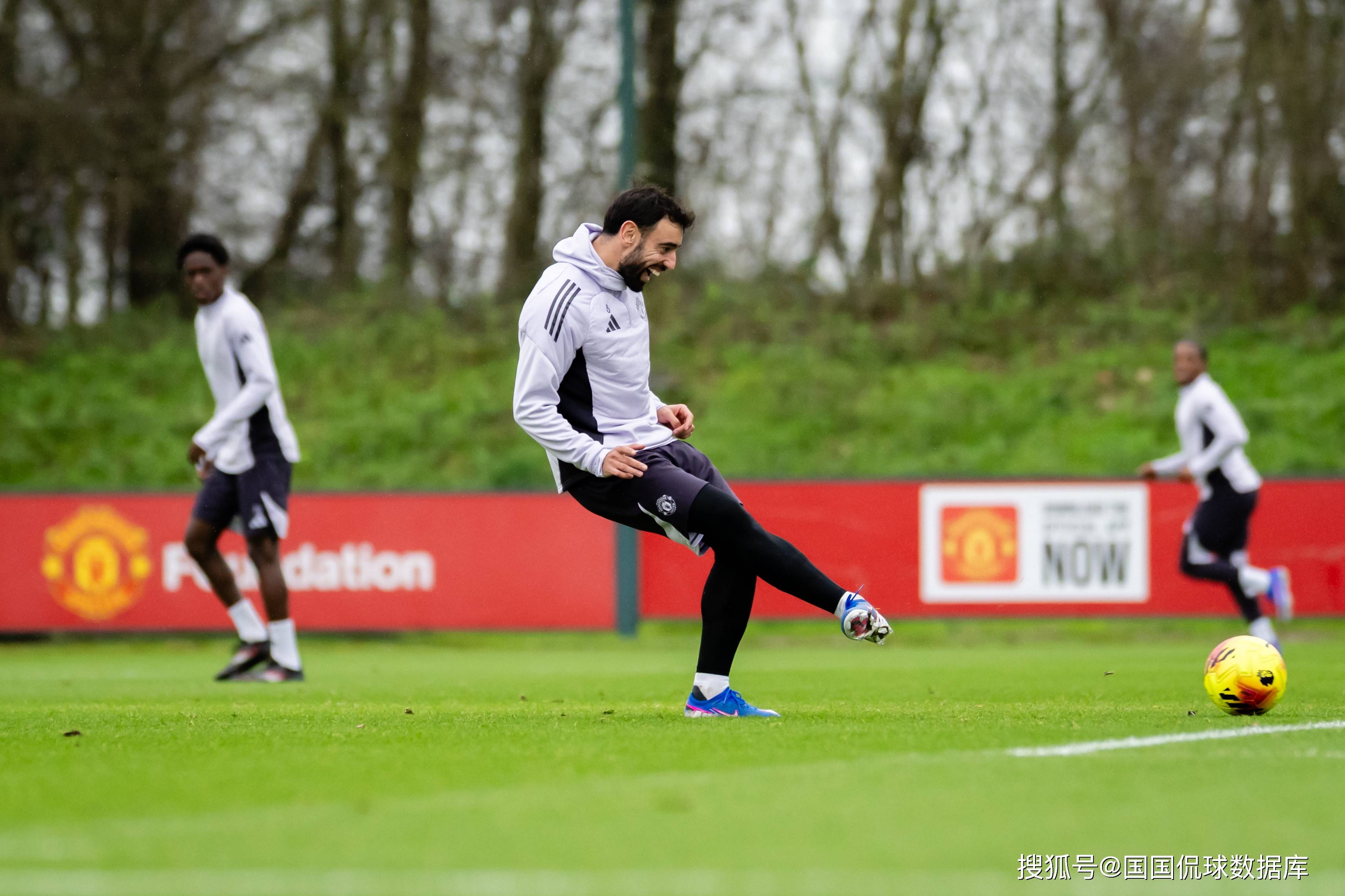 英超前瞻比分预测：维拉VS曼联，伯恩利，莱万特冷门全部拿下！