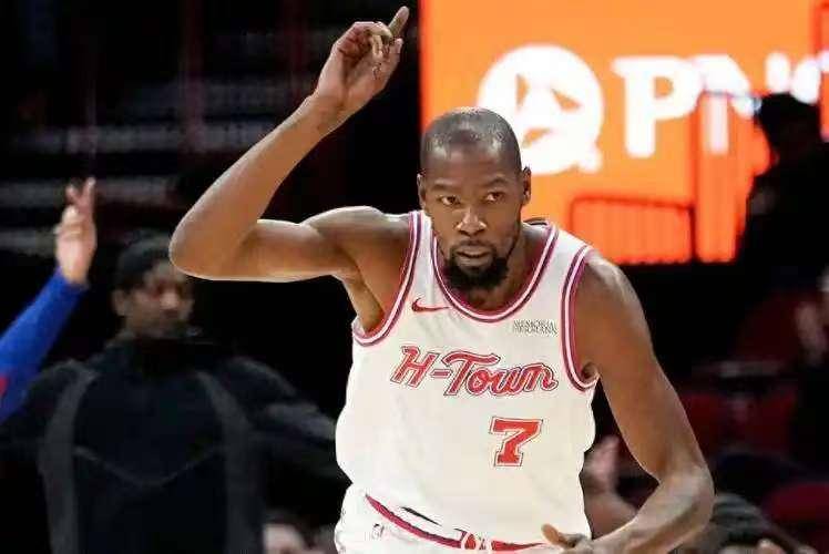 常规赛我唯唯诺诺，季后赛我重拳出击！盘点NBA现役四大“硬汉”