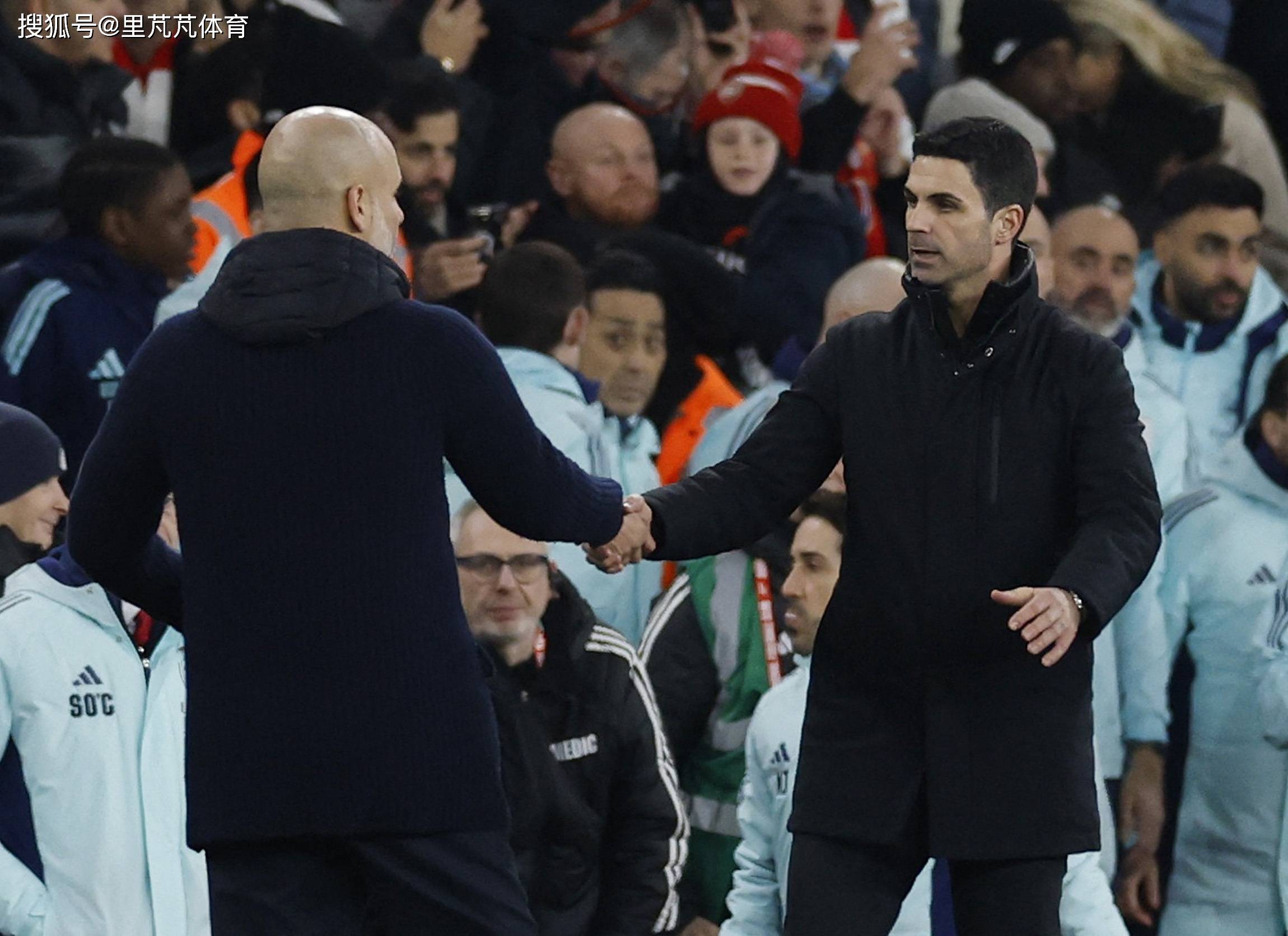 一日英超动曏(xiàng)：曼城力压阿森纳成奪(duó)冠第一热门，BIG6抢19岁新人