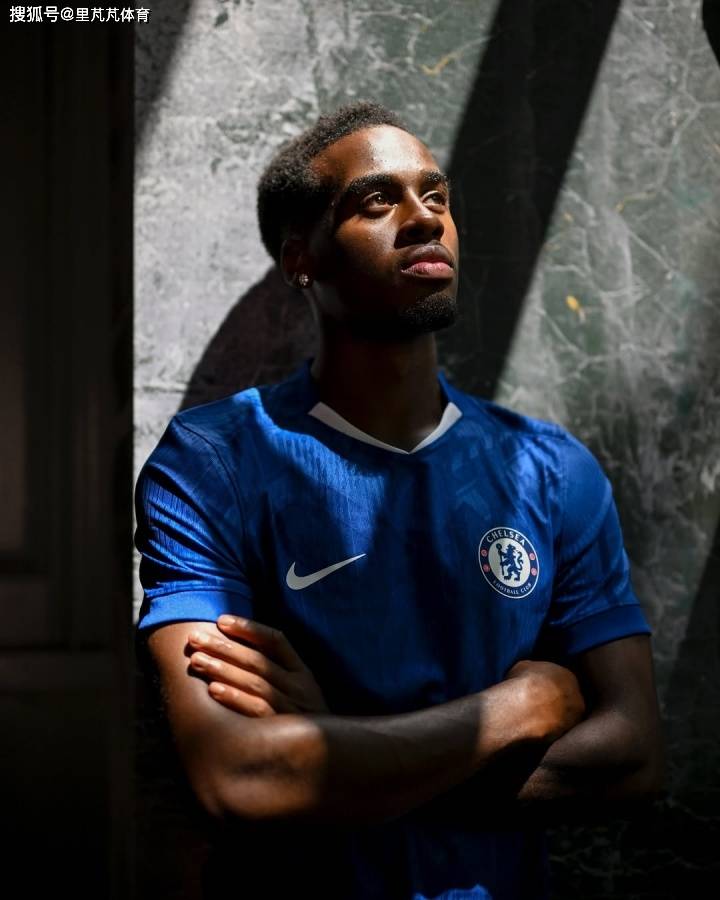 一日英超动向：曼城力压阿森纳成夺冠第一热门，BIG6抢19岁新人