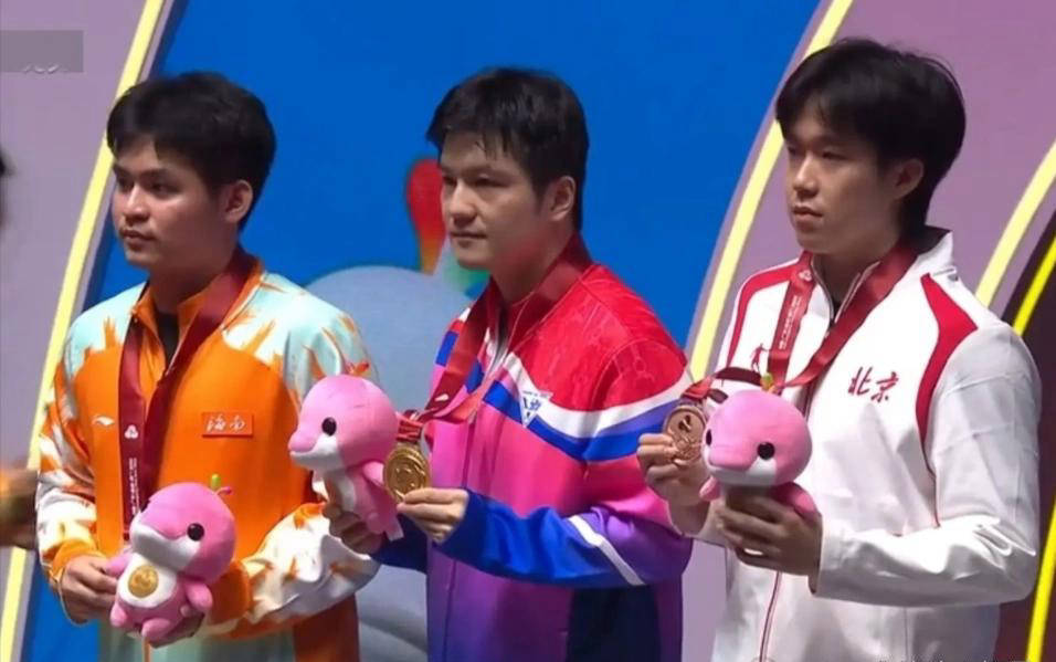 樊振(zhèn)东3-0完胜斩获欧冠单场最佳，“金满贯”实力无可匹(pǐ)敌