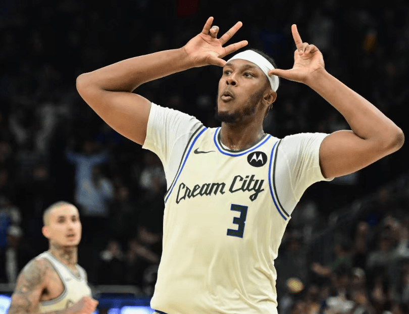 老鹰逆转雄鹿！字母哥24+5很不满，老鹰6人得分上双，库兹马爆发